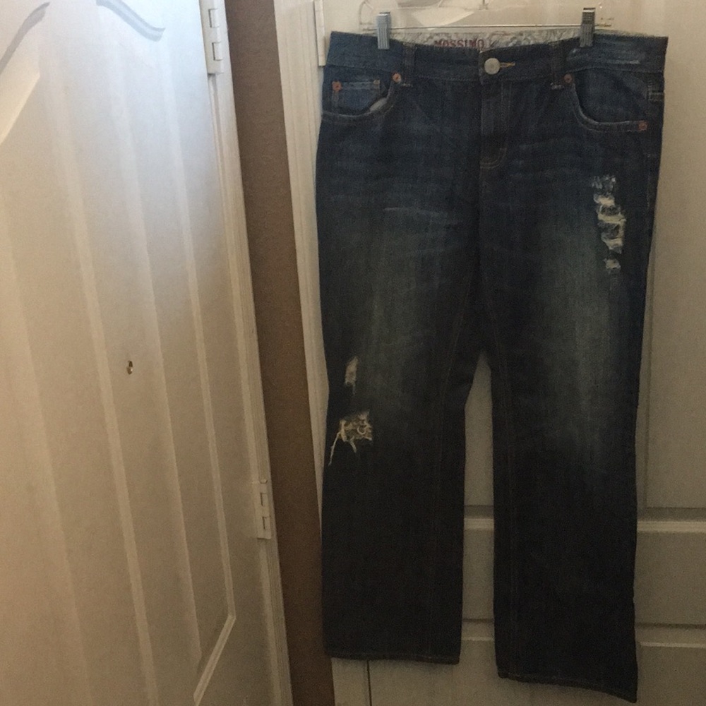 FINAL MARKDOWN Mossimo distressed boyfriend jeans 15